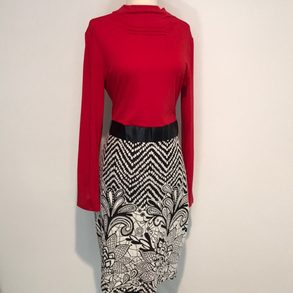 Elegant Red and Black Patterned Dress
